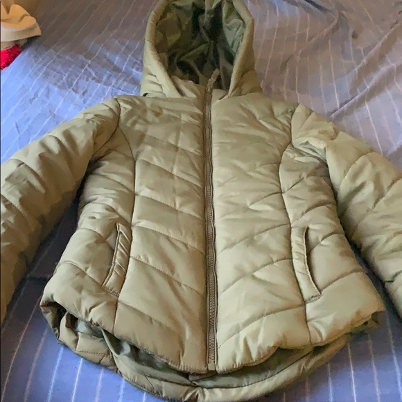 Green puffer Aeropostale’ jacket. - Picture 4 of 6